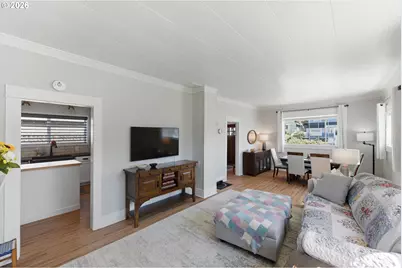 1542 Meade St, North Bend, OR 97459 - Photo 9