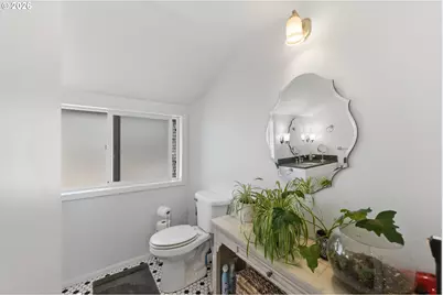 1542 Meade St, North Bend, OR 97459 - Photo 29