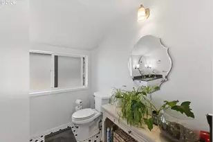 1542 Meade St, North Bend, OR 97459 - Photo 29