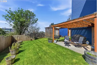 1542 Meade St, North Bend, OR 97459 - Photo 41