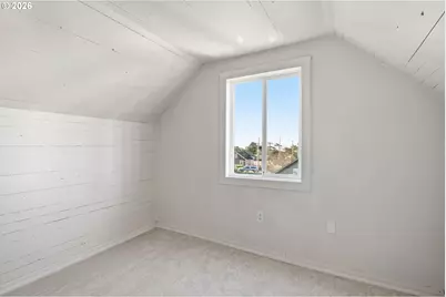 1523 NE 12th St, Lincoln City, OR 97367 - Photo 29