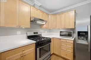 1334 NE 118th Ave, Portland, OR 97220 - Photo 7