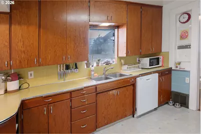 235 S 4th St, Saint Helens, OR 97051 - Photo 9