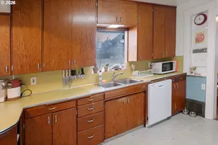 235 S 4th St, Saint Helens, OR 97051 - Photo 9