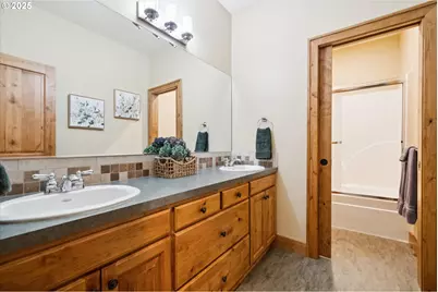 27200 S Barlow Rd, Canby, OR 97013 - Photo 23