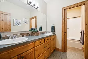 27200 S Barlow Rd, Canby, OR 97013 - Photo 23