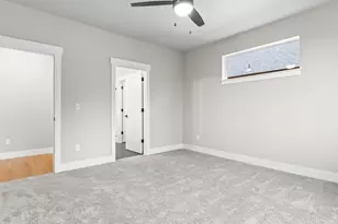 2213 E Juniper Cir, La Center, WA 98629 - Photo 15