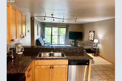 730 NW Naito Pkwy #E25, Portland, OR 97209 - Photo 5