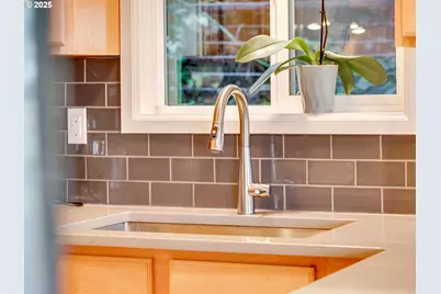 2802 NW Ariel Ter, Portland, OR 97210 - Photo 17