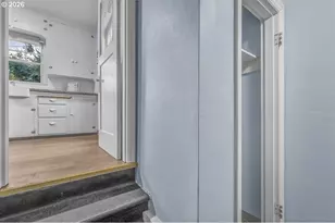 19237 NE Glisan St, Portland, OR 97230 - Photo 15