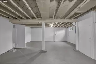 19237 NE Glisan St, Portland, OR 97230 - Photo 17