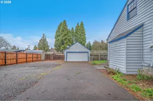 19237 NE Glisan St, Portland, OR 97230 - Photo 23