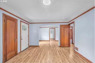 19237 NE Glisan St, Portland, OR 97230 - Photo 7