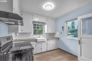 19237 NE Glisan St, Portland, OR 97230 - Photo 9