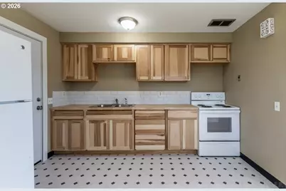 1944 Tualatin St, Saint Helens, OR 97051 - Photo 5