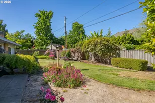2872 Sarah Ln, Eugene, OR 97408 - Photo 11