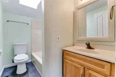 928 W Main St, Cottage Grove, OR 97424 - Photo 13