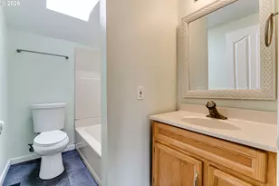 928 W Main St, Cottage Grove, OR 97424 - Photo 13