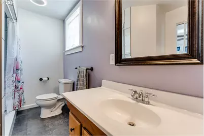 928 W Main St, Cottage Grove, OR 97424 - Photo 11