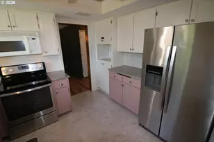 1419 T St, Springfield, OR 97477 - Photo 9