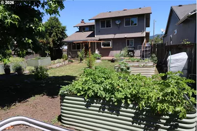 1419 T St, Springfield, OR 97477 - Photo 25