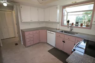1419 T St, Springfield, OR 97477 - Photo 11