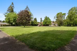 1327 G St, Washougal, WA 98671 - Photo 31