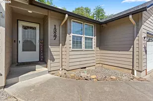 1327 G St, Washougal, WA 98671 - Photo 3