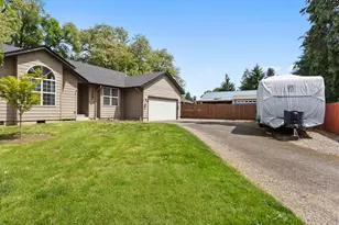 1327 G St, Washougal, WA 98671 - Photo 3