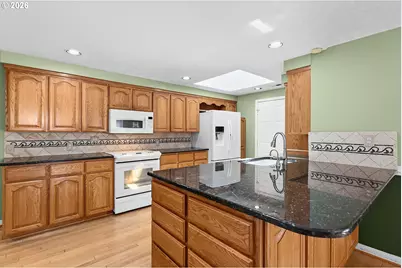 890 Hobbs Rd, Hood River, OR 97031 - Photo 11