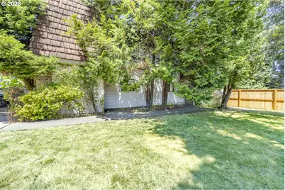 2209 Cal Young Rd, Eugene, OR 97401 - Photo 3