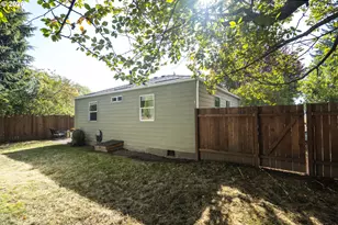 5935 SE Tibbetts St, Portland, OR 97206 - Photo 37