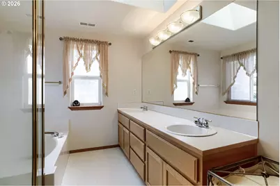 428 SE 10th St, Troutdale, OR 97060 - Photo 13