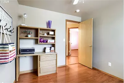 428 SE 10th St, Troutdale, OR 97060 - Photo 17