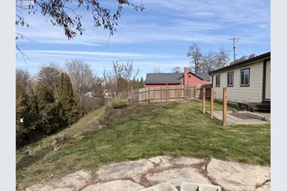 305 N Broad St, Weston, OR 97886 - Photo 23