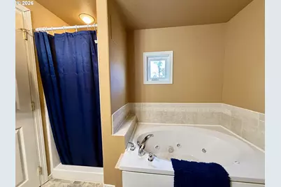 305 N Broad St, Weston, OR 97886 - Photo 17