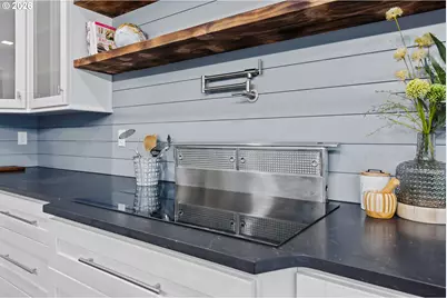 905 Bellevue Dr, Reedsport, OR 97467 - Photo 9