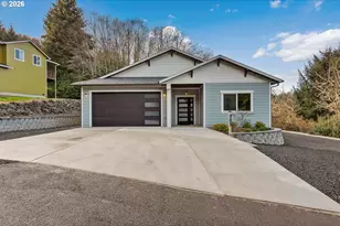 905 Bellevue Dr, Reedsport, OR 97467 - Photo 1