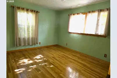 212 NW 5th Ave, John Day, OR 97845 - Photo 9