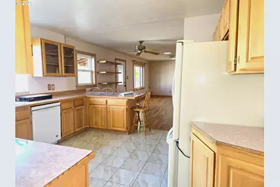 212 NW 5th Ave, John Day, OR 97845 - Photo 15