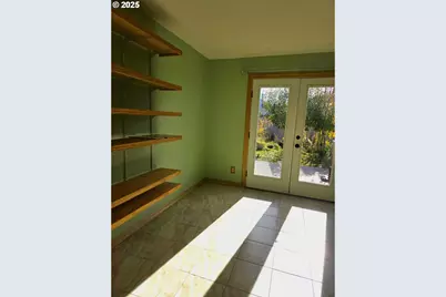 212 NW 5th Ave, John Day, OR 97845 - Photo 11