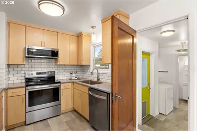 2015 SE Bidwell St, Portland, OR 97202 - Photo 13