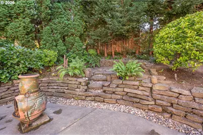 14221 Dolph Ct, Lake Oswego, OR 97034 - Photo 33