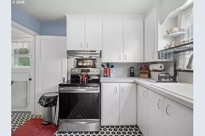 21635 Willamette Dr, West Linn, OR 97068 - Photo 11