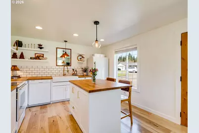 307 E Farrer St, Yacolt, WA 98675 - Photo 5