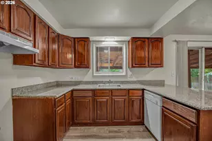 320 SE 143rd Ave, Portland, OR 97233 - Photo 7