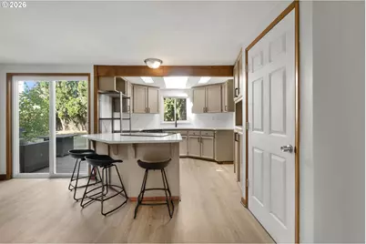 12629 SE Reedway St, Portland, OR 97236 - Photo 15
