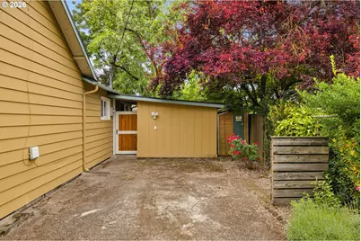 9920 SE Ellis St, Portland, OR 97266 - Photo 35