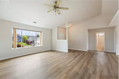 186 Woodduck St, Winston, OR 97496 - Photo 9