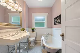 2328 SW Broadway Dr, Portland, OR 97201 - Photo 23